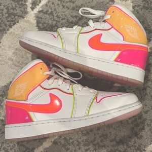 Air Jordan retro 1 mid Edge Glow